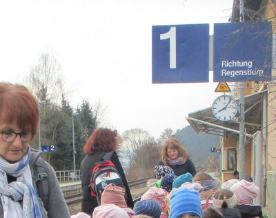 25.03.2024 Zugfahrt der Vorschulkinder zum Figurentheater nach Regensburg