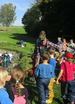 13.10.2023 Große Freude und Tatkraft beim Abfischen des Weihers